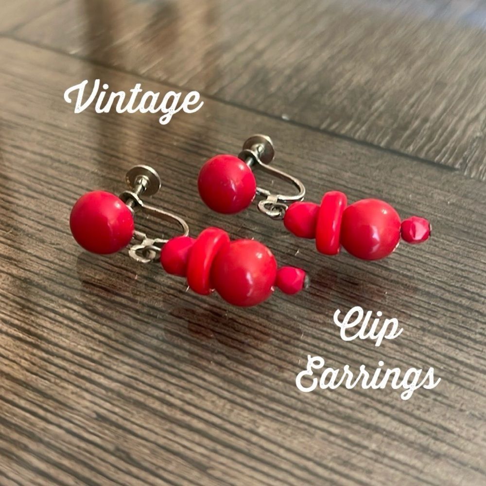 Vintage Red Bead Drop Dangle Clip Earrings, Screw Back Style